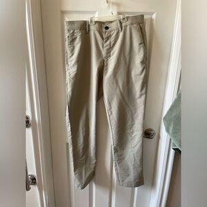 Banana Republic stretchy khaki tan pants 32×30